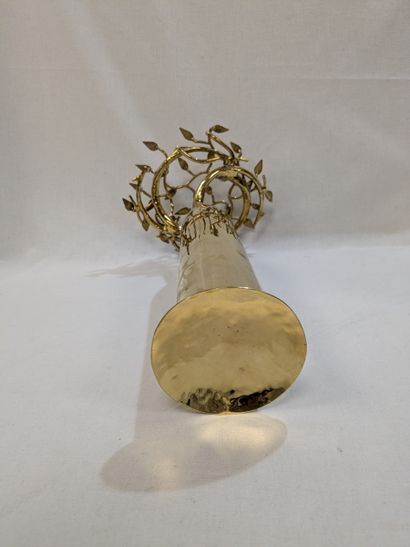 Sujet en laiton figurant un arbre.
29 cm