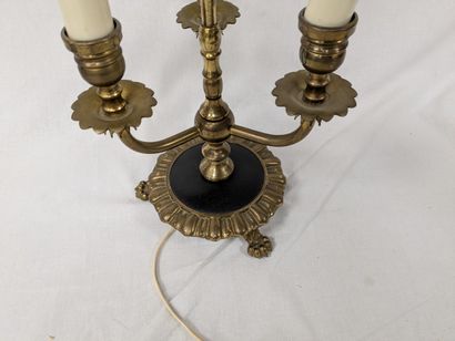 Lampes à trois bras de lumière en laiton,...