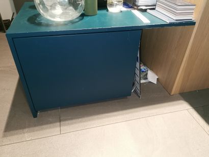 Bureau d'angle, caissons vert canard