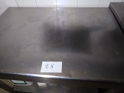 Desserte en inox à roulette