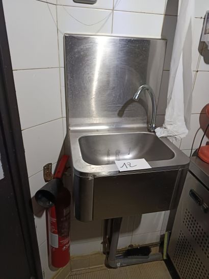 Lave main commande genou