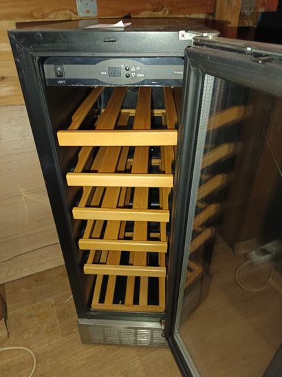 Cave à vin - TFW80S - Tefcold
Porte vitrée...