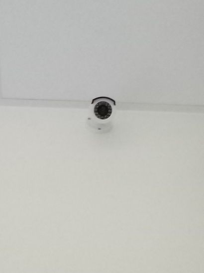 Ecran plat LG et 4 caméras de surveillan...
