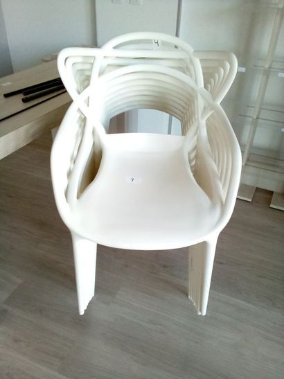 8 chaises blanches thermolaquées