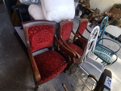 3 fauteuils en bois teinté et velours ro...