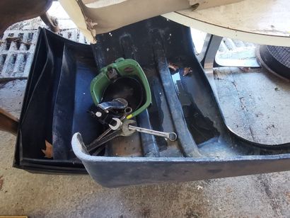 lot d'outillages, un enrouleur électrique...