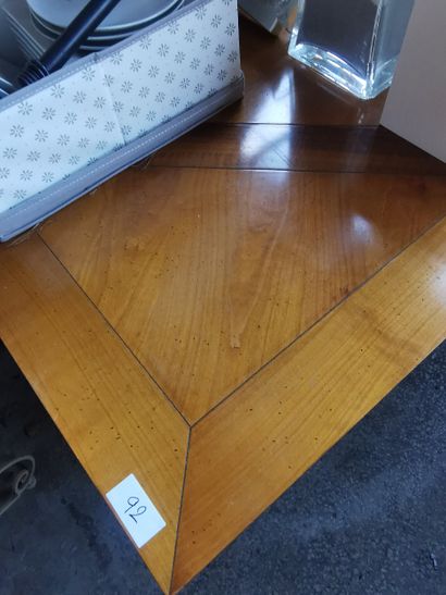 Table de salle à manger dessus en bois pietement...