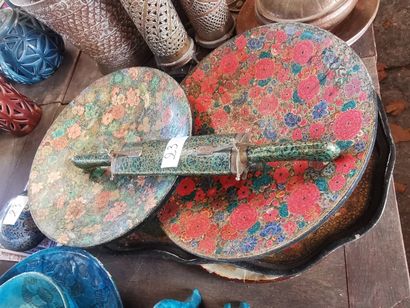 Ensemble de poteries (iran et de style oriental)...