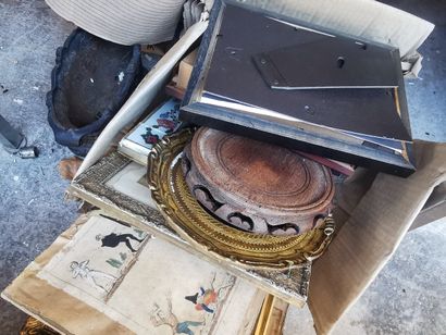 intégralité des lots de bibelots se trouvant...