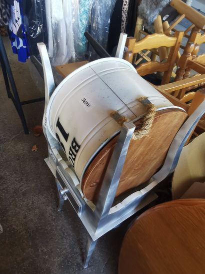 ensemble de meubles comprenant 2 tables basses,...