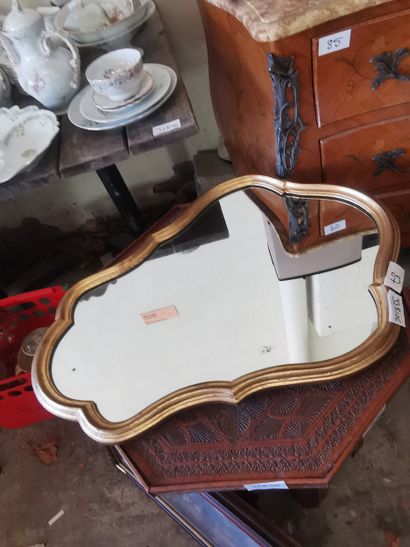 Table basse octogonale en bois sculpté
Miroir...