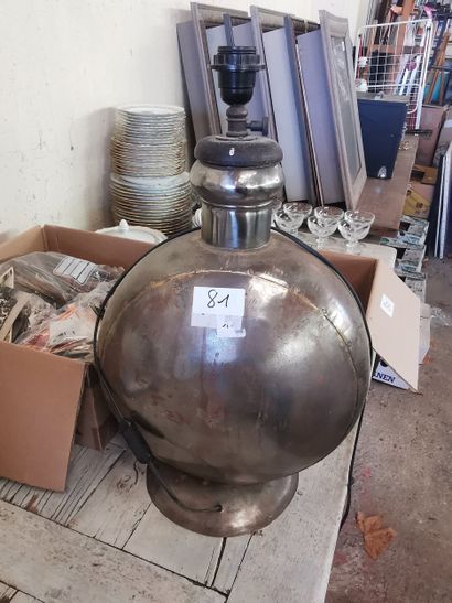 Pied de lampe en métal brossé