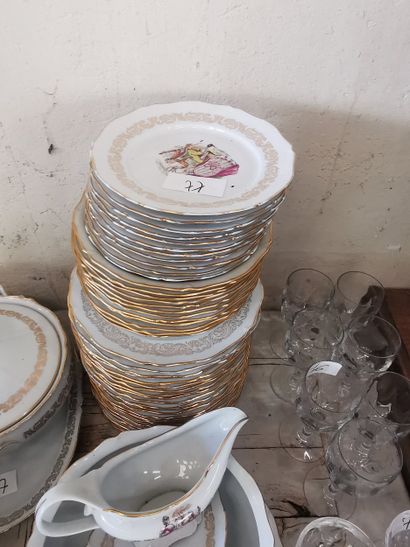 partie de service en porcelaine de Sologne...