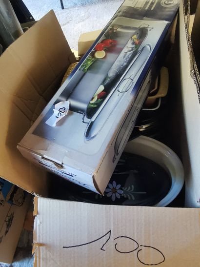 lot de 5 cartons de fond de cuisine , électroménagers,...