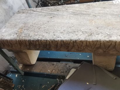 1 banc en pierre