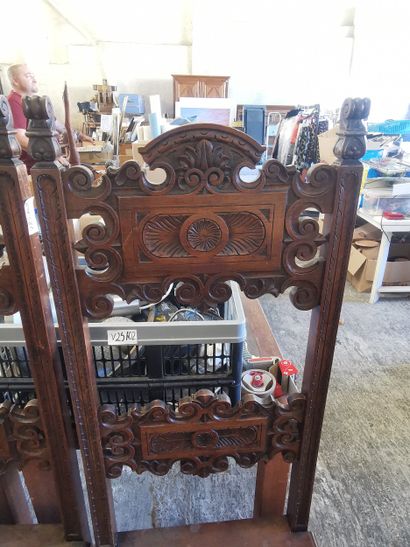 2 chaises en bois teinté style italien 19...