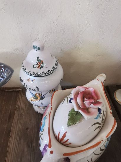 partie de service à café en porcelaine ,...