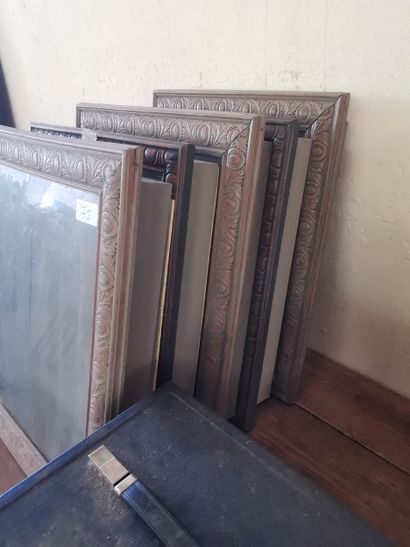 lot de 5 vitrines en bois mouluré