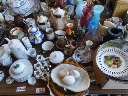 intégralité des lots de bibelots se trouvant...