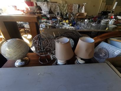 lots de lampes et déco , vases et bibelo...