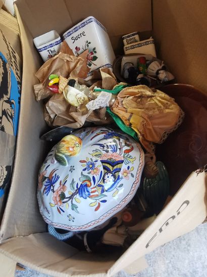 intégralité des lots de bibelots se trouvant...