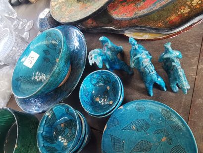 Ensemble de poteries (iran et de style oriental)...