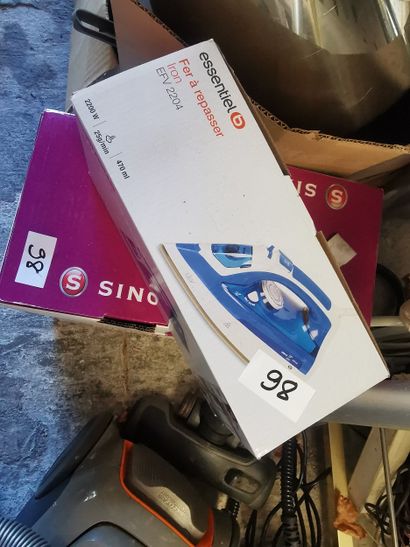 lot de 5 cartons de fond de cuisine , électroménagers,...