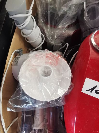 lot de 5 cartons de fond de cuisine , électroménagers,...