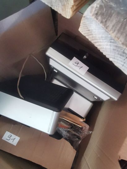 2 Tourne disque Philips
Chaine HI-FI Philips...