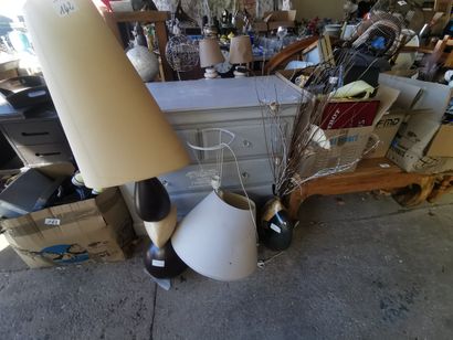 lots de lampes et déco , vases et bibelo...