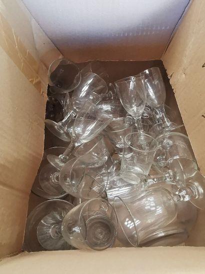 lot de deux cartons de verres