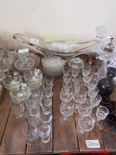 lot de diverses parties de service de verres...