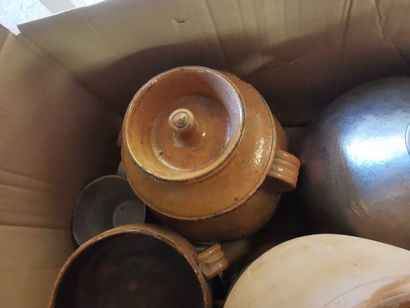 4 cartons déco, fond de maison, poteries