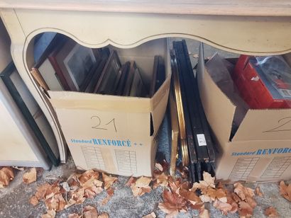 Intégralite du dessous de table comprenant:...
