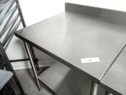 Table inox