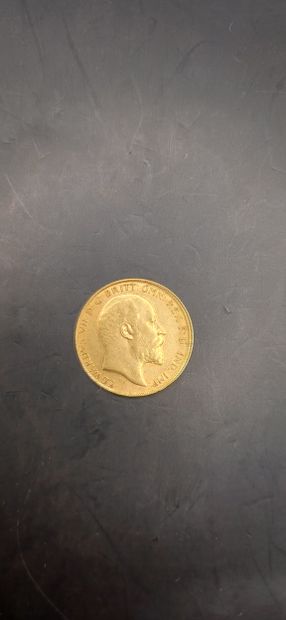 Half sovereign gold coin, year 1907
weight...