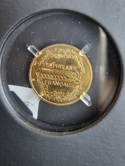 250 € 999/1000 gold coin, year 2022 series...