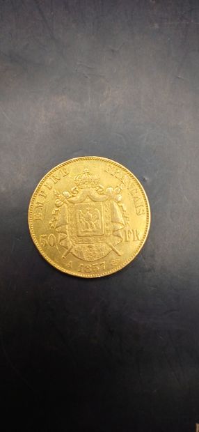 Pièce de 50 Francs or, année 1857
Poids 16,07g
LES...