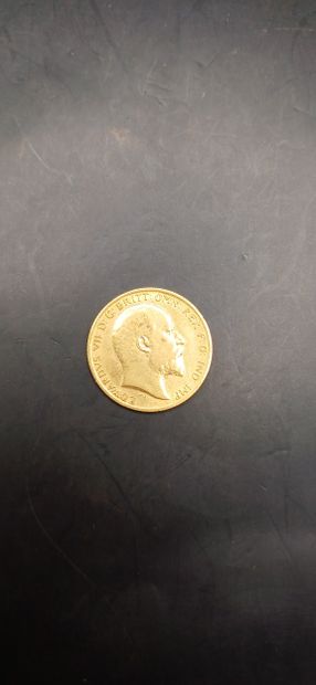 Half sovereign gold coin, year 1907
weight...