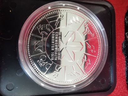 LOT of three 1 Canadian Dollar coins in silver...