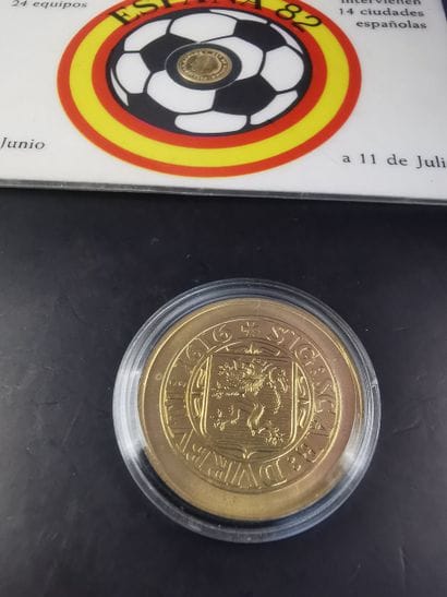Set of two gold-plated metal pieces
