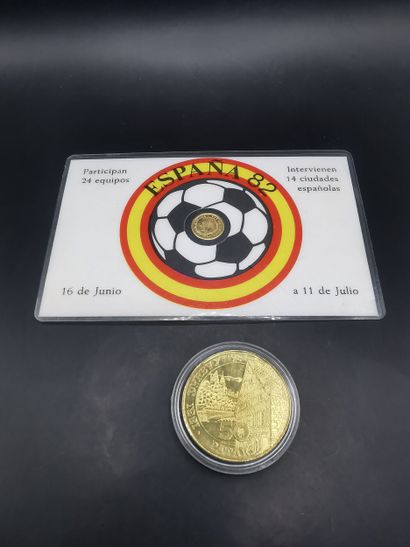 Set of two gold-plated metal pieces
