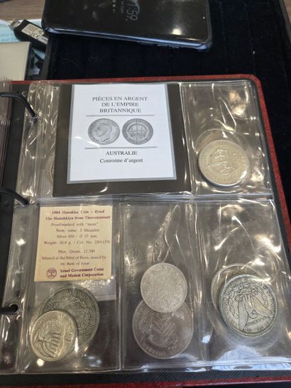 Collection binder 
SILVER CROWNS OF THE BRITISH...