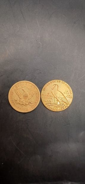 Lot of 2 pieces of 5 Dollars gold, years...