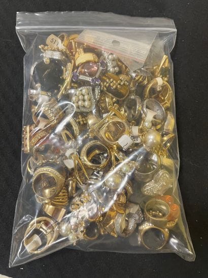 Fort lot de bijoux fantaisie (environ 1000...