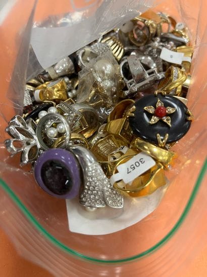Fort lot de bijoux fantaisie (environ 1000...
