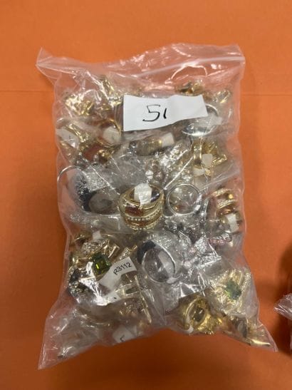 Fort lot de bijoux fantaisie (environ 1000...