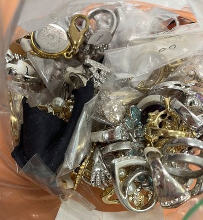 Fort lot de bijoux fantaisie (environ 1000...
