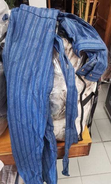 1 Fort lot de vêtements