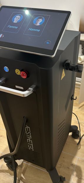 4 D Matériel d'épilation définitive par ondes
Occasion
(poignet...